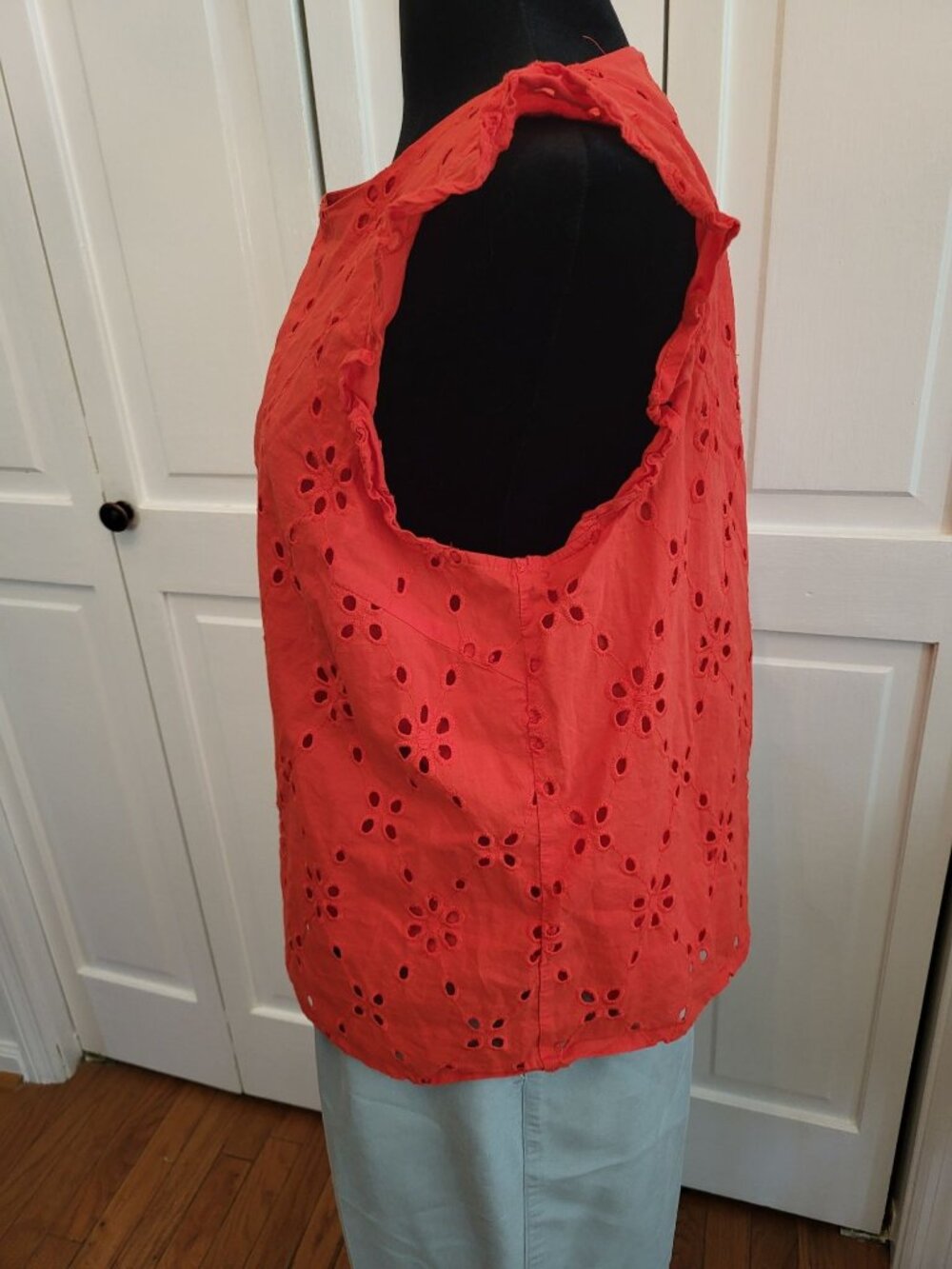 J Crew Red Eyelet Blouse Flutter Sleeve L Preppy Coastal Summer July 4th Brunch - Picture 3 of 10